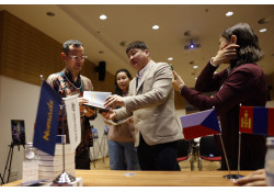 “СҮҮЛЧИЙН НҮҮДЭЛЧИД” НОМЫН НЭЭЛТИЙН ЁСЛОЛ ПРАГА ХОТНОО БОЛЛОО