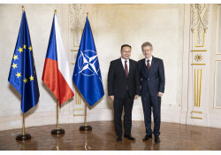 ЭЛЧИН САЙД Д.ГАНСҮХ ЧЕХ УЛСЫН ТӨР, ЗАСГИЙН БАЙГУУЛЛАГУУДЫН УДИРДЛАГУУДТАЙ УУЛЗАВ