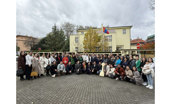 ЧЕХ УЛС ДАХЬ МОНГОЛ ИРГЭДИЙН ТӨЛӨӨЛӨЛ ЭСЯ-НД УУЛЗАЛТ ХИЙВ